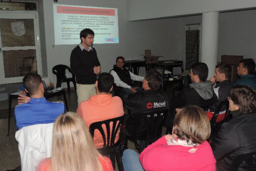 Capacitacion RCP en el CAF - Foto FM Spacio