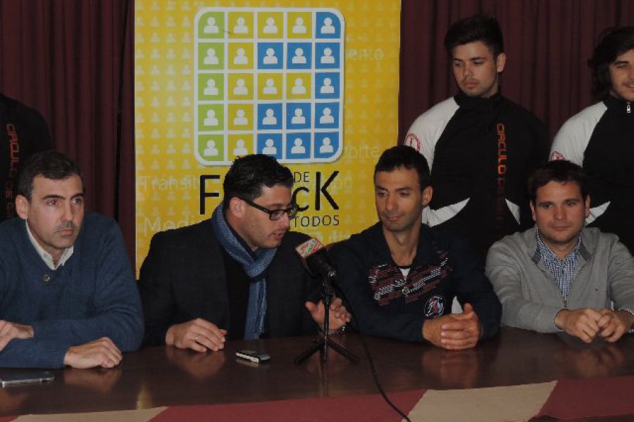 Conferencia Bienestar Deportivo - Foto FM Spacio