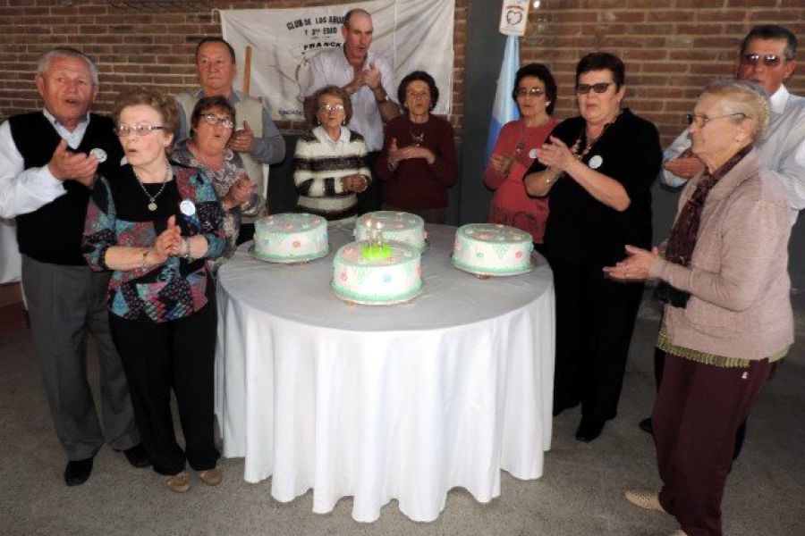 Almuerzo aniversario del Club de Abuelos - Foto FM Spacio