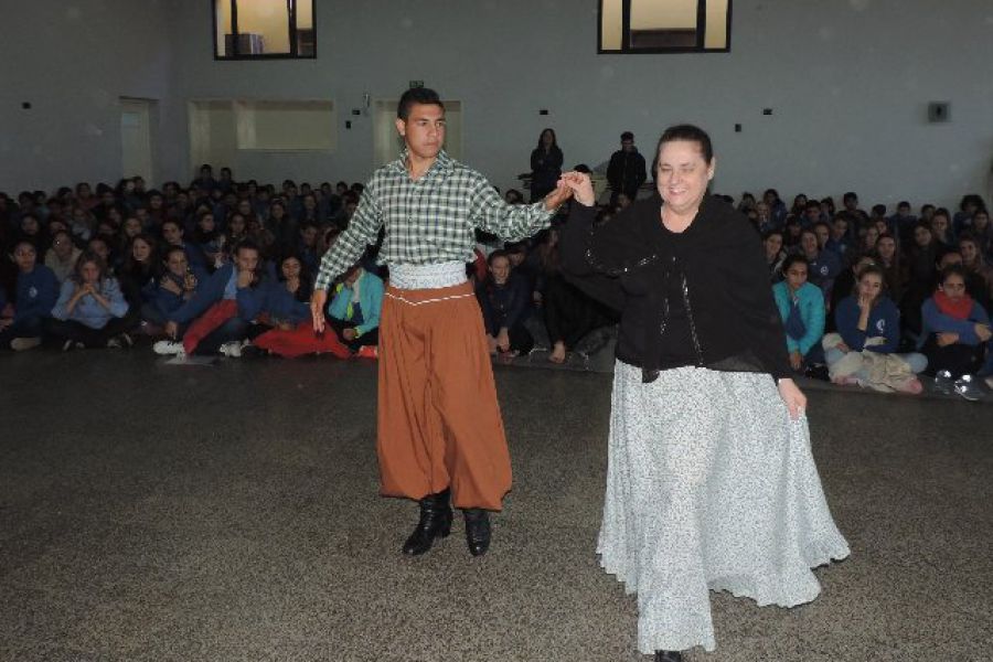 Acto Patrio de la 298 - Foto FM Spacio