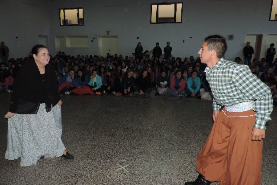 Acto Patrio de la 298 - Foto FM Spacio