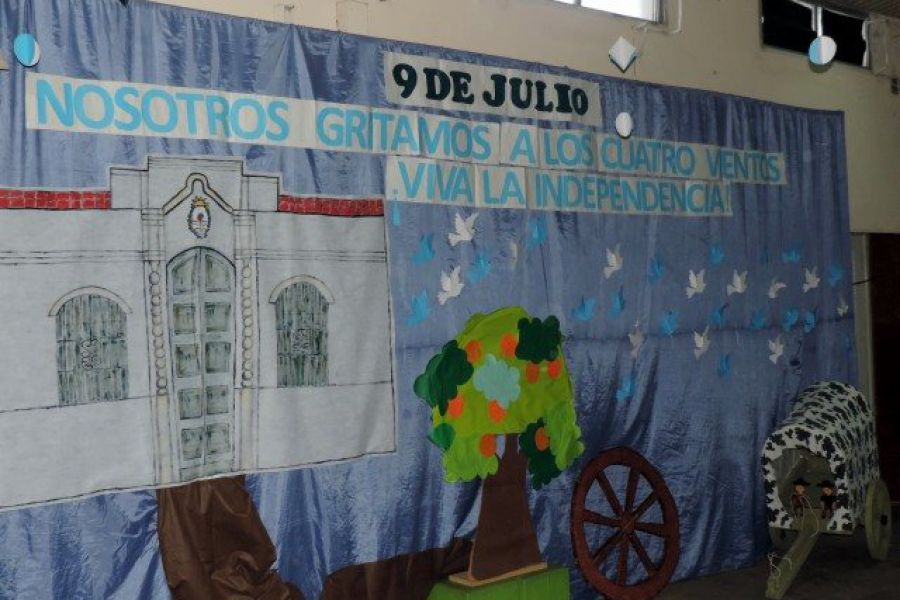 Acto Patrio de la Escuela 321 - Foto FM Spacio