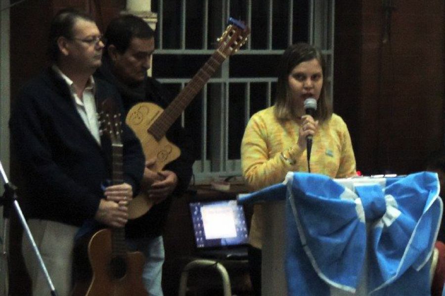 Acto Patrio de la Escuela 321 - Foto FM Spacio