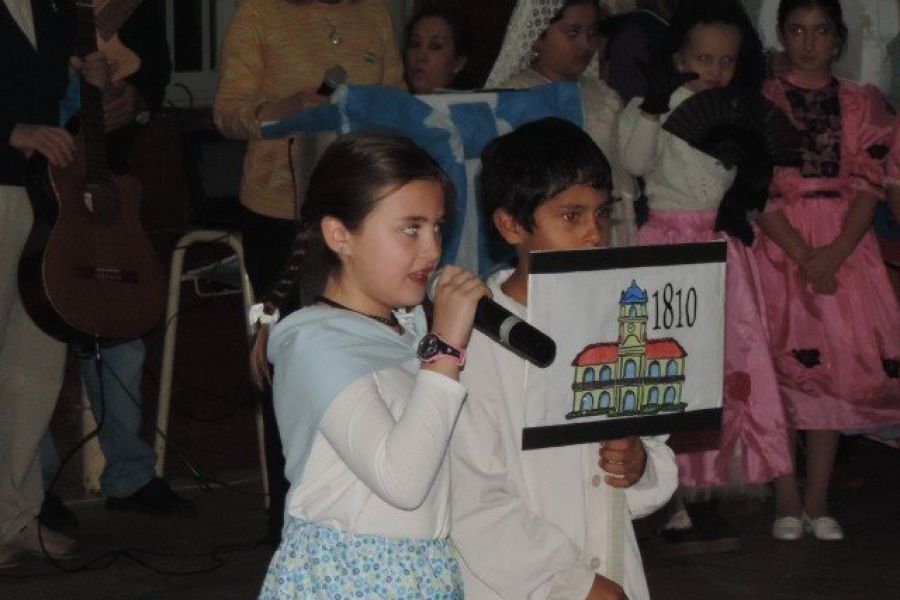 Acto Patrio de la Escuela 321 - Foto FM Spacio