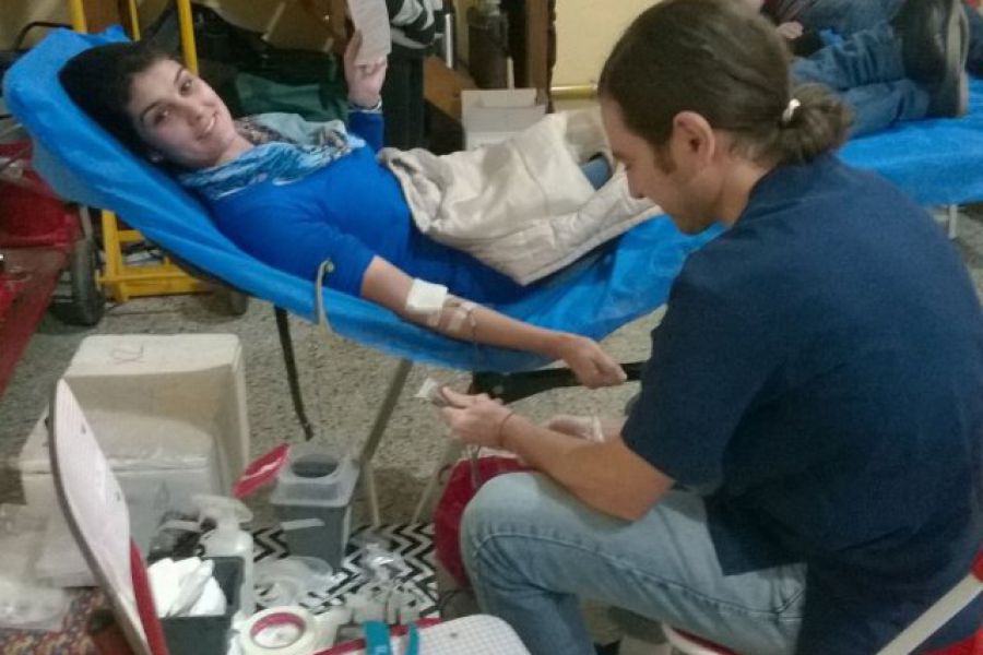 La Sangre Conecta en Bomberos - Foto FM Spacio