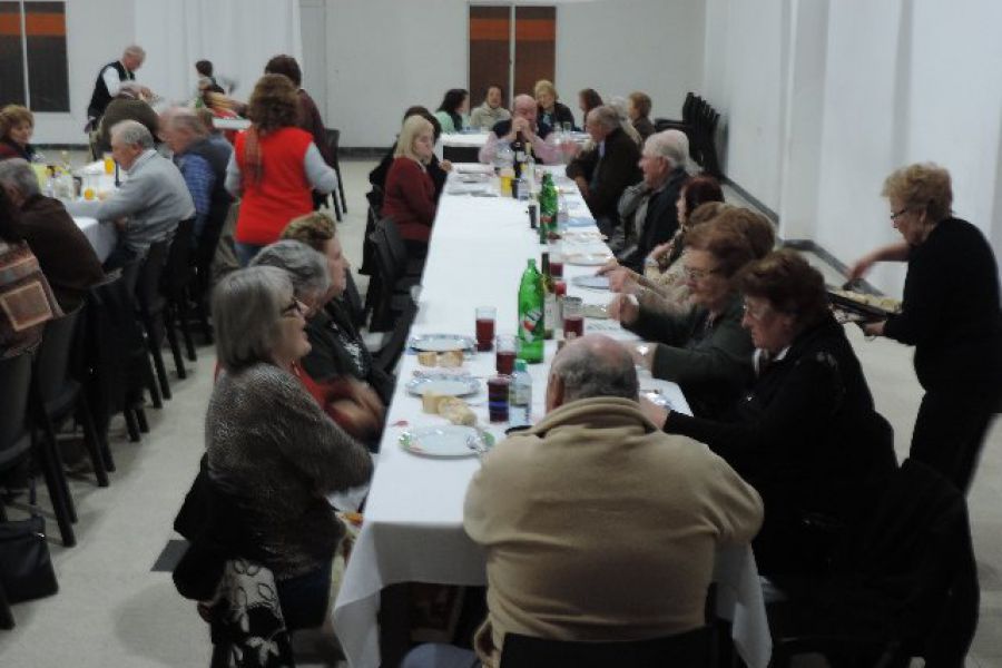 Cena Club de Abuelos - Foto FM Spacio
