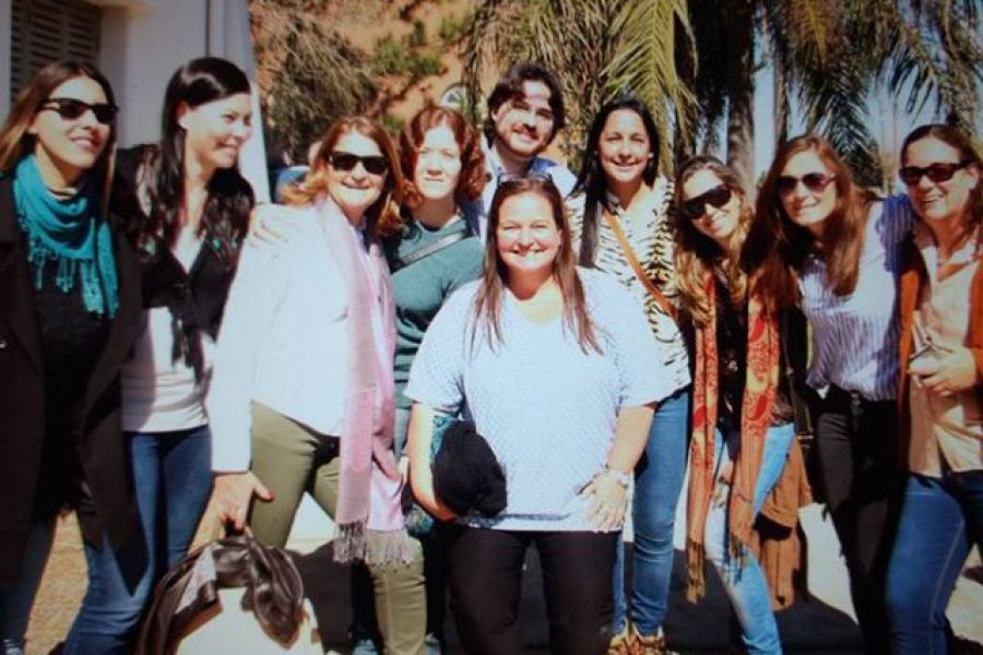 Directora y Profesores de EESO 698