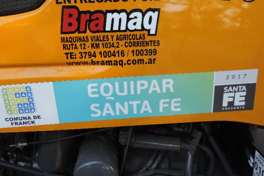 Tractor Valtra - Foto Comuna de Franck