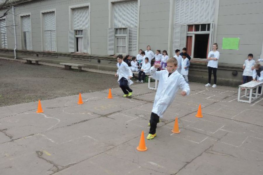 Kermesse Escuela 321 - Foto FM Spacio