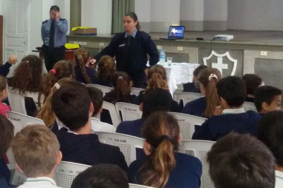 Charla Policial - Foto URXI
