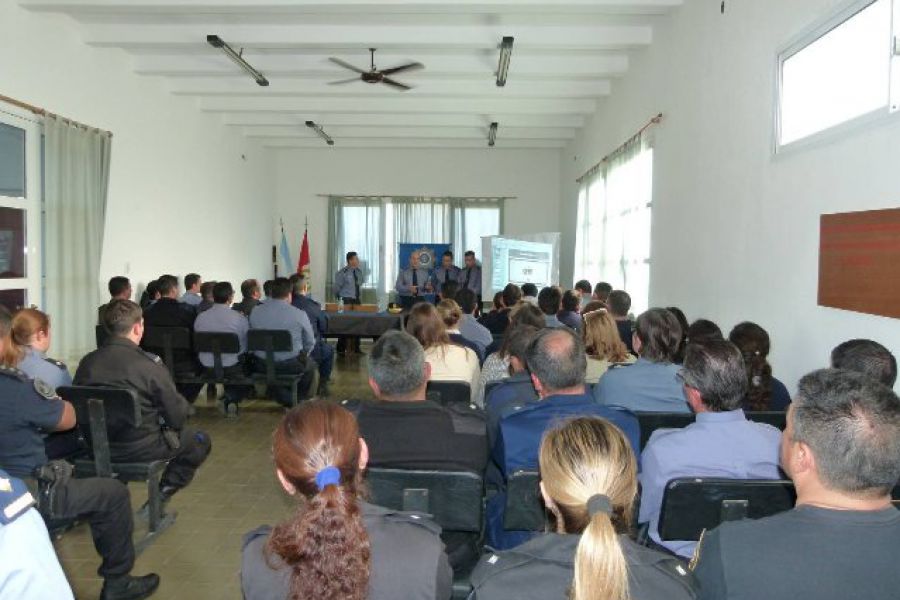 Charla Servicio de Emergencia 911 - Foto URXI