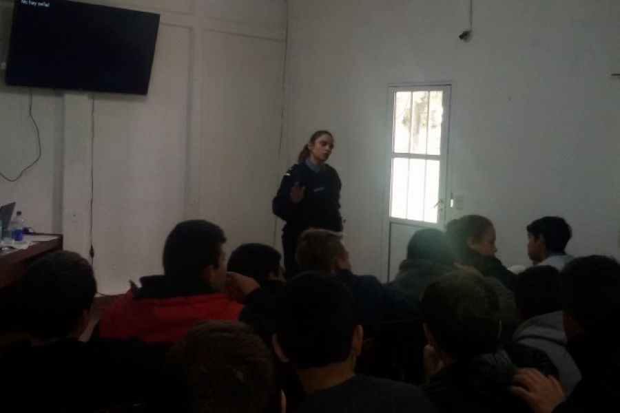 Charla Policial - Foto URXI