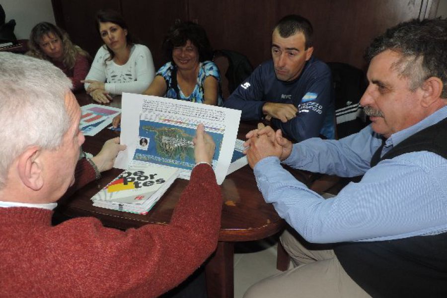 Degiorgio y ACADis con Iparraguirre, y Ritter - Foto Comuna de Franck