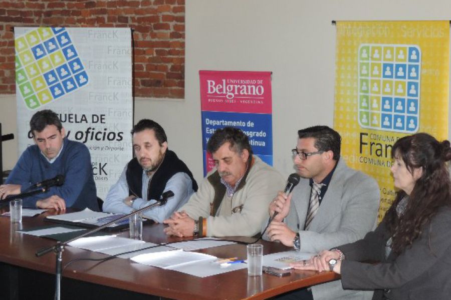 Firma de convenio con la UB - Foto FM Spacio