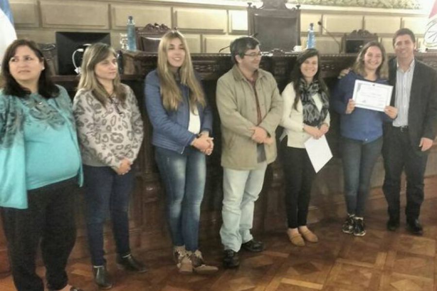 Jovenes en el Senado - Foto EETP 298