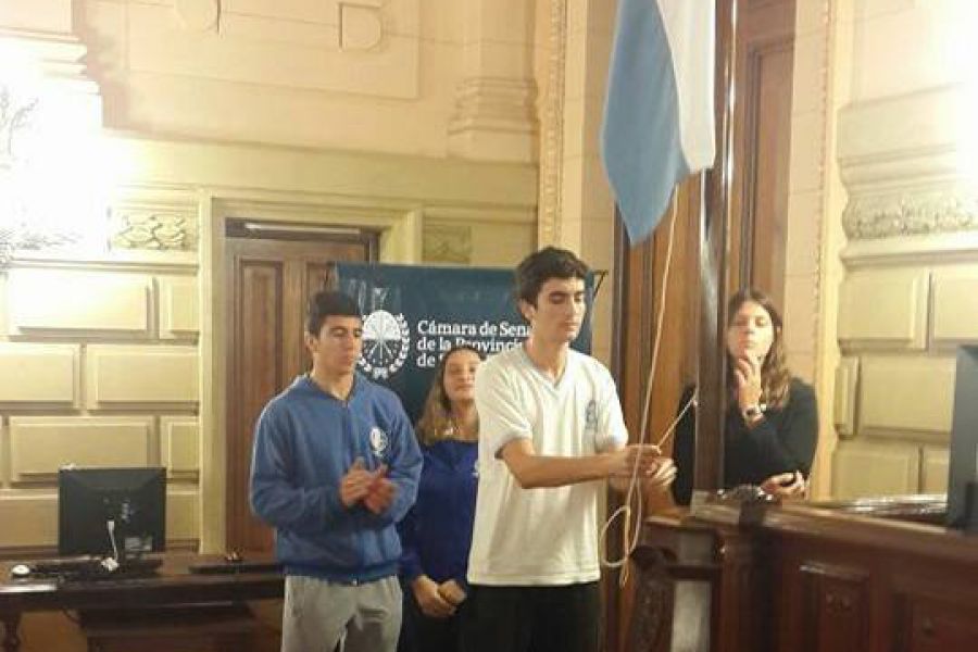 Jovenes en el Senado - Foto EETP 298