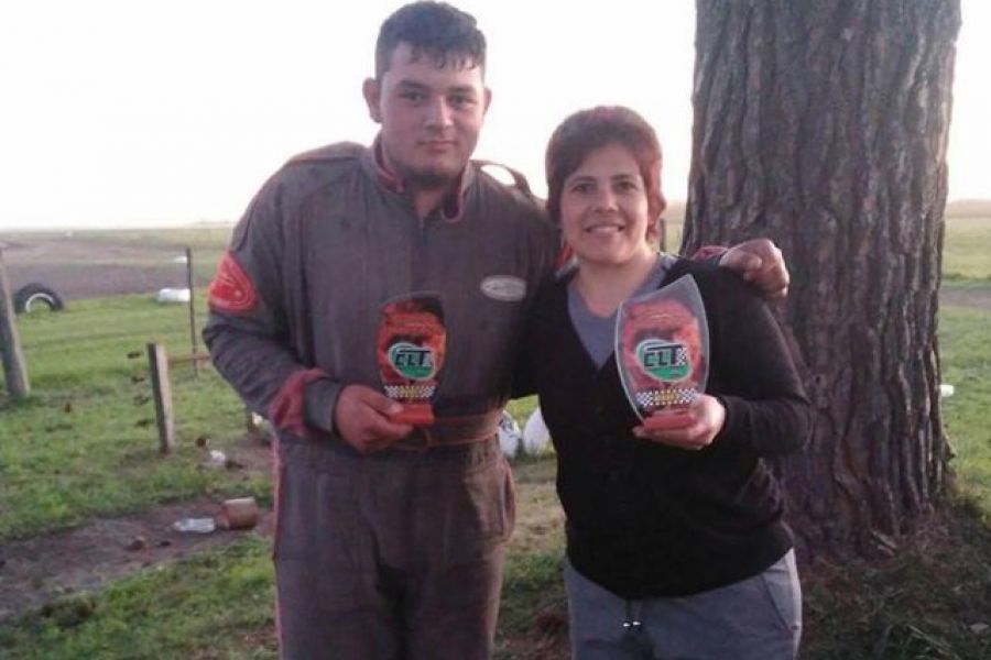Milton Zalsmann y Veronica Escalera en Los Troncos