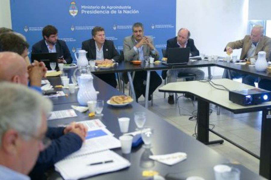 Mesa Nacional Lechera: Se definieron lineamientos para salir de la crisis