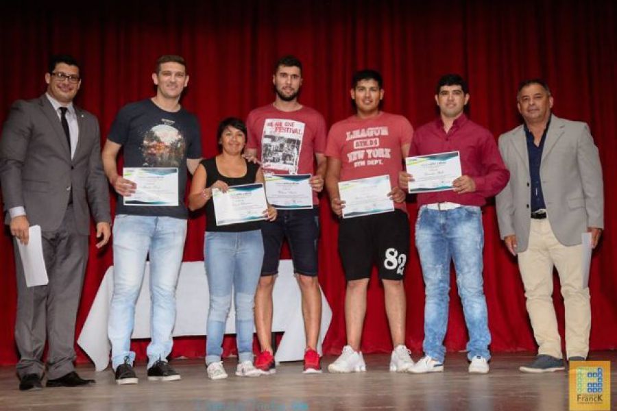 Entrega de diplomas - Artes y Oficios