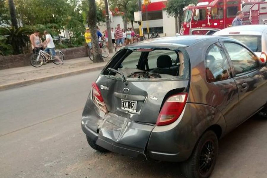 Accidente en Ruta 6 - Foto Bomberos Voluntarios