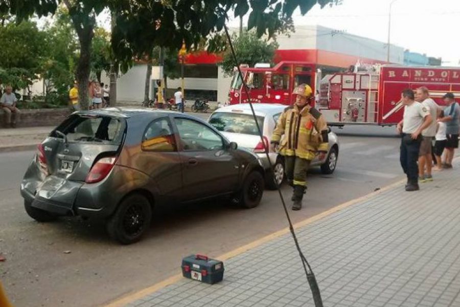 Accidente en Ruta 6 - Foto Bomberos Voluntarios