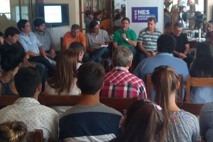 Pirola con Jovenes del NES en Barrancas