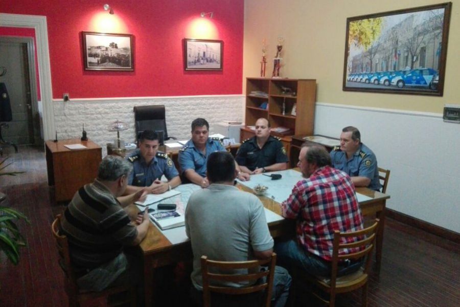 Reunion en Sede Policial - Foto URXI