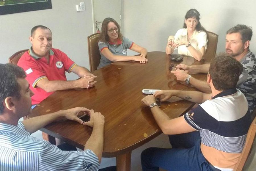 Reunion con Bomberos - Foto Comuna de Franck