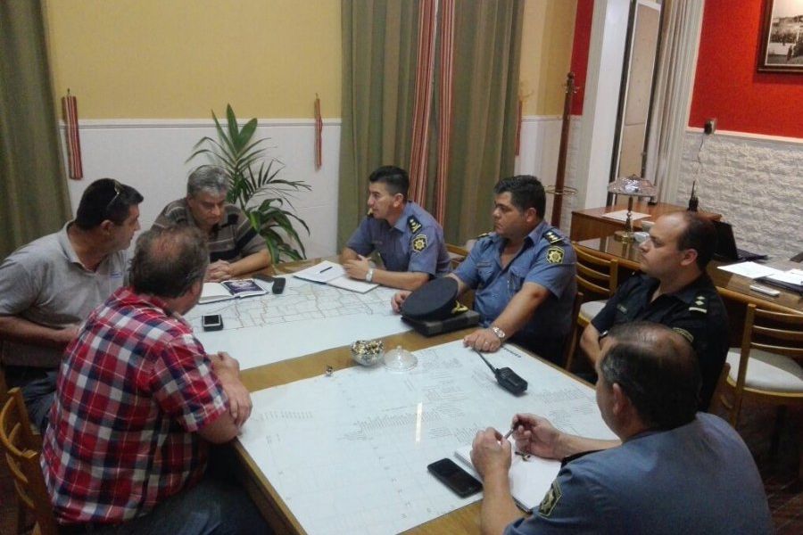 Reunion en Sede Policial - Foto URXI