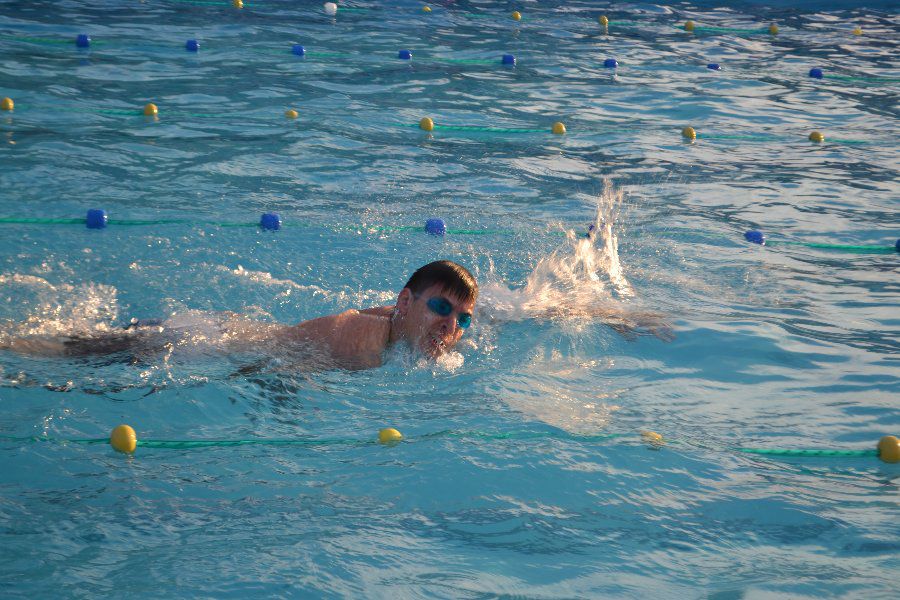 Natacion CAF en Humboldt - Foto FM Spacio