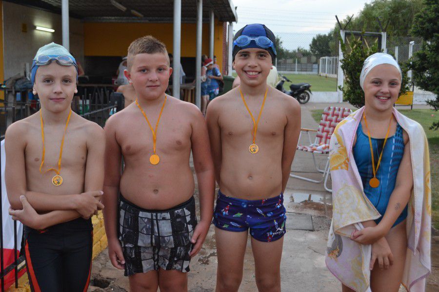 Natacion del CAF en Pilar - Foto FM Spacio