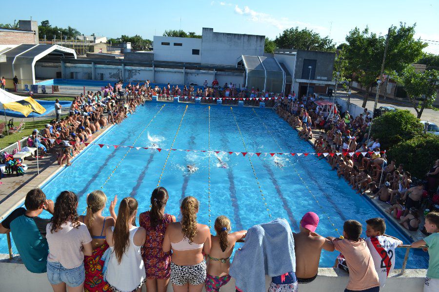 Natacion en el CAF - Foto FM Spacio