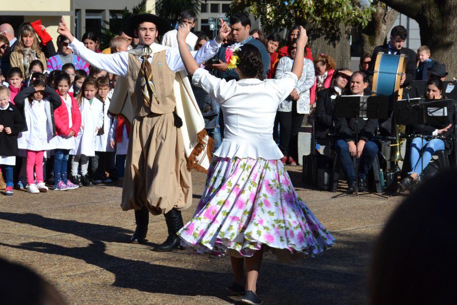 Acto Oficial 25 de Mayo