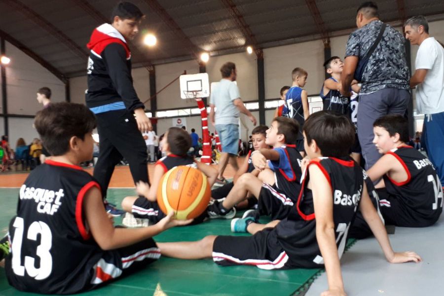 Encuentro de Basquet en el CAF