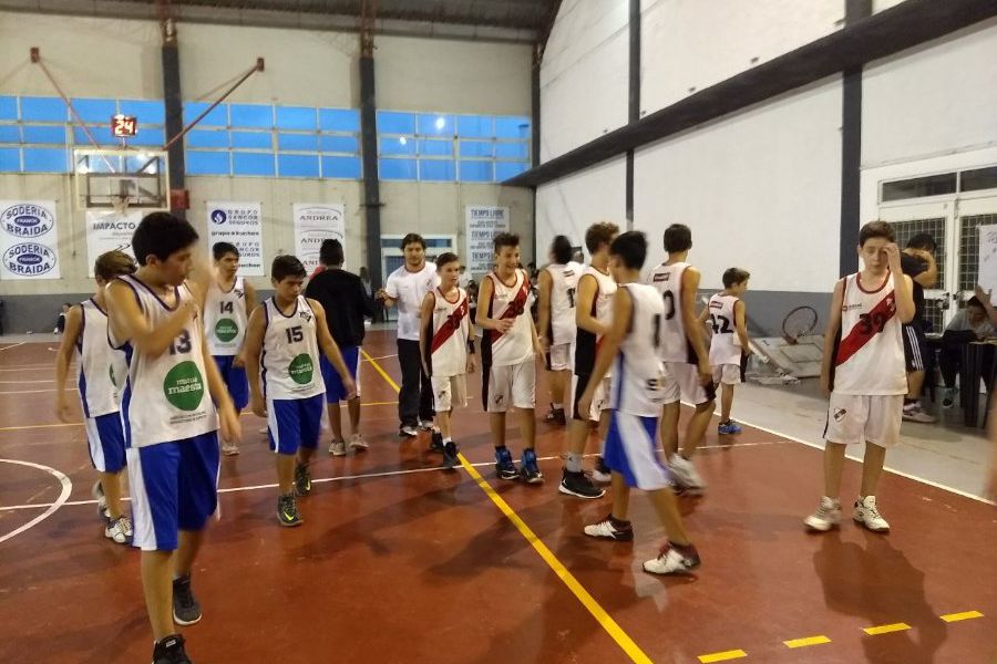 Encuentro de Basquet en el CAF