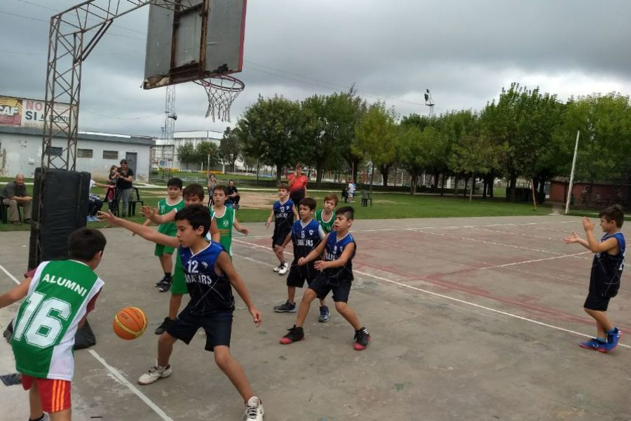 Encuentro de Basquet en el CAF