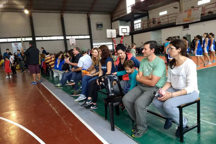 Encuentro de Basquet en el CAF