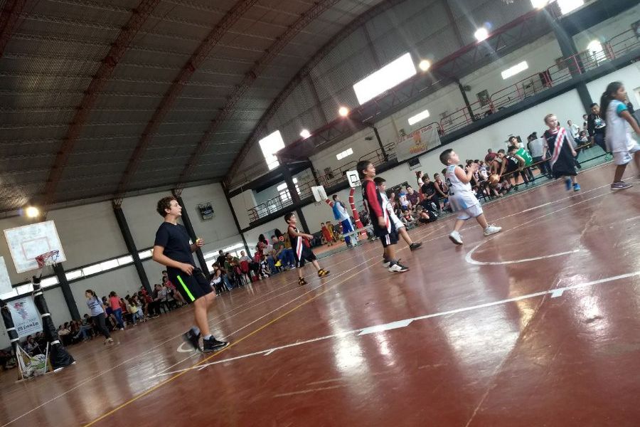 Encuentro de Basquet en el CAF