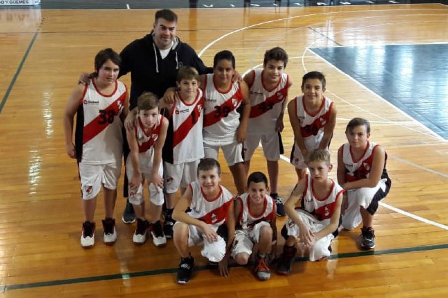 Basquet Alma Jrs. vs CAF - Foto GB