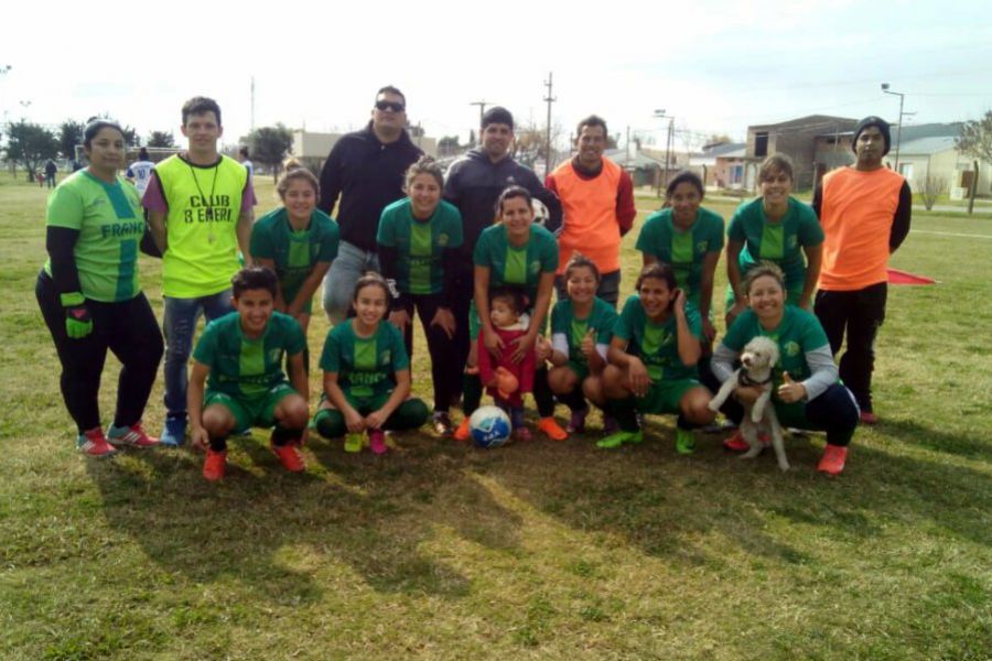 Las Chapes -  Triangular de fútbol femenino