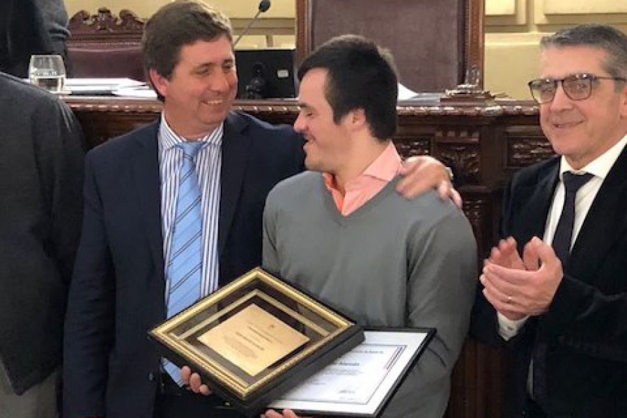 Homenaje a Juani Alarcón en el Senado Provincial
