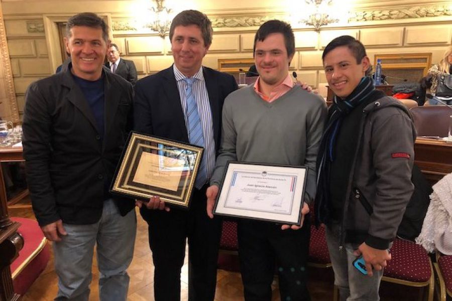 Homenaje a Juani Alarcón en el Senado Provincial