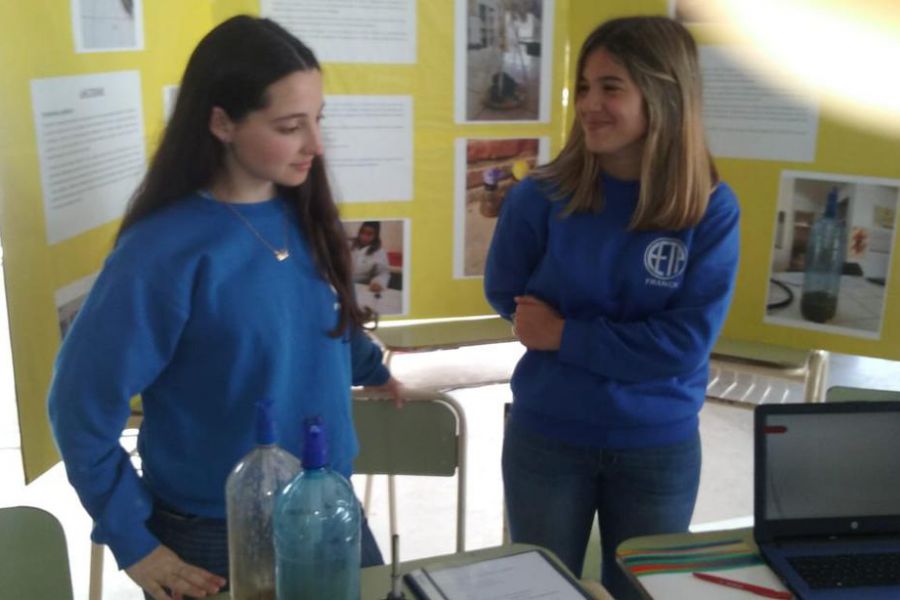Eureka en Escuela Primaria 321
