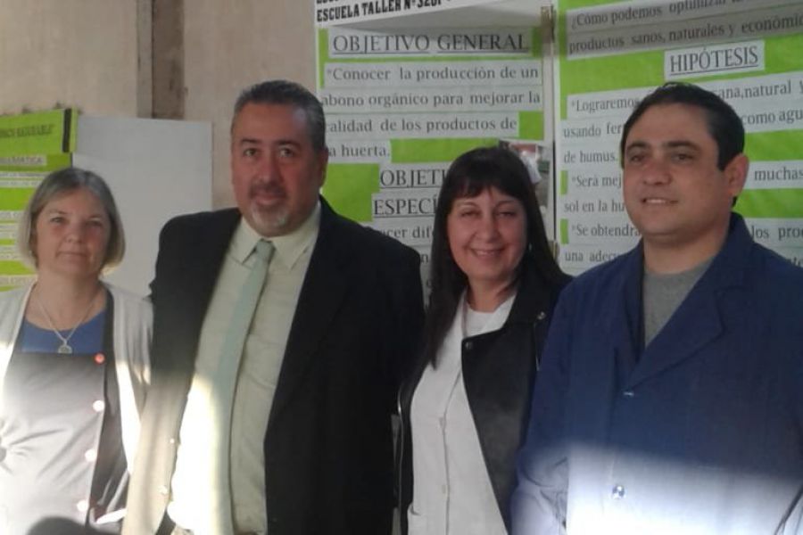 Eureka en Escuela Primaria 321