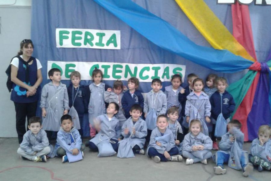 Eureka en Escuela Primaria 321