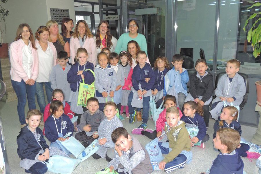 Alumnos del Jardín 124 en la Comuna