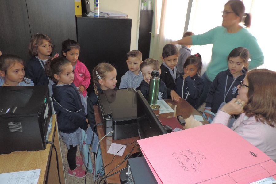 Alumnos del Jardín 124 en la Comuna