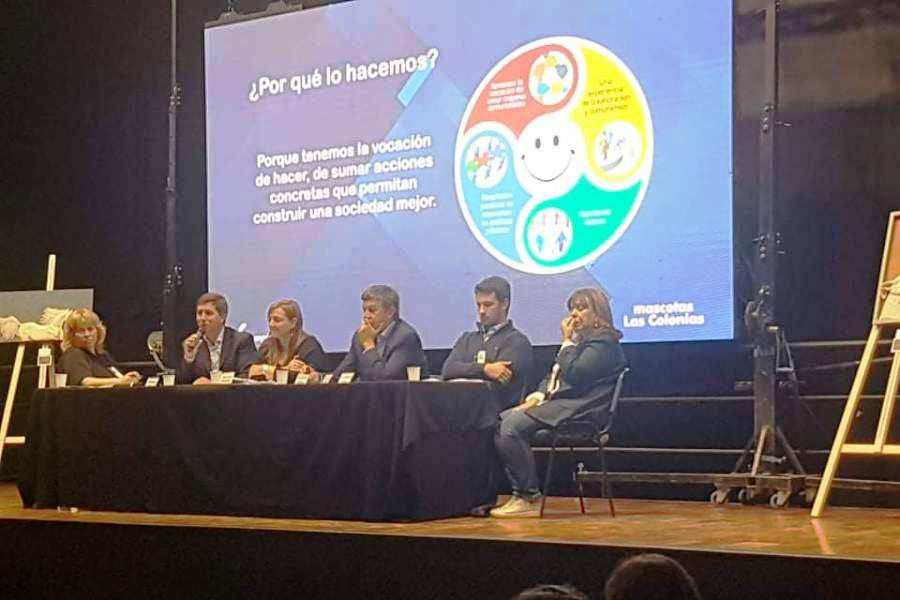 Pirola presentó al país Mascotas Las Colonias