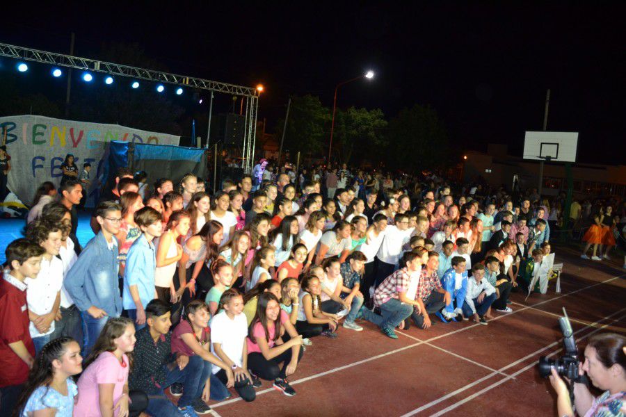 Velada Escuela 321