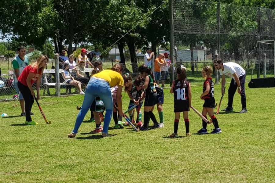 Encuentro de Hockey infantil en el CAF4